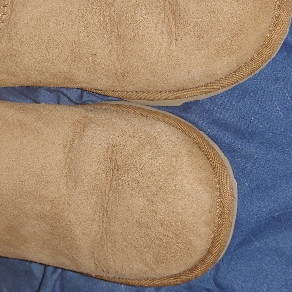 Bailey button uggs - Picture 4 of 4